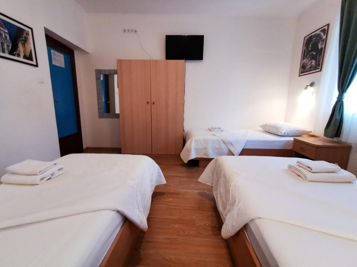 Guest House Il Giardino Duplancic Split Bagian luar foto